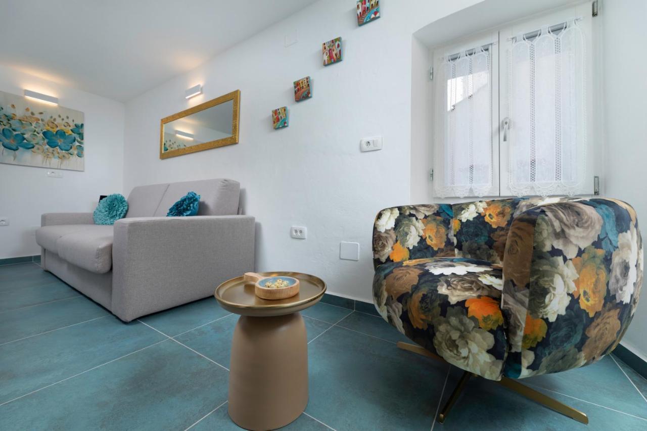 Apartament Studio, 70 Steps From The