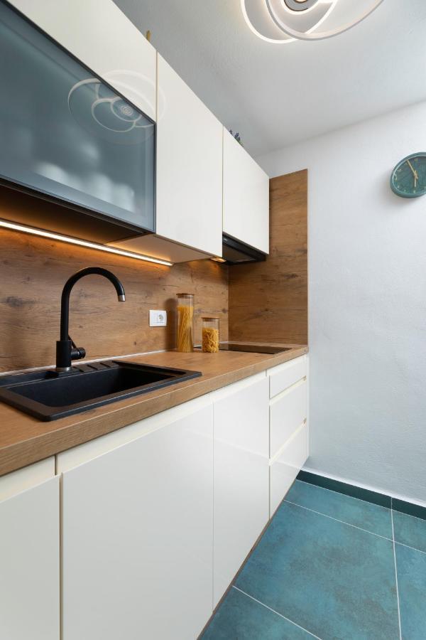 Studio, 70 Steps From The Apartment *